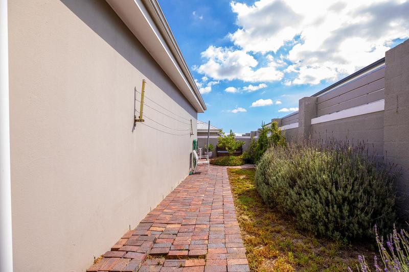 3 Bedroom Property for Sale in Protea Heights Western Cape